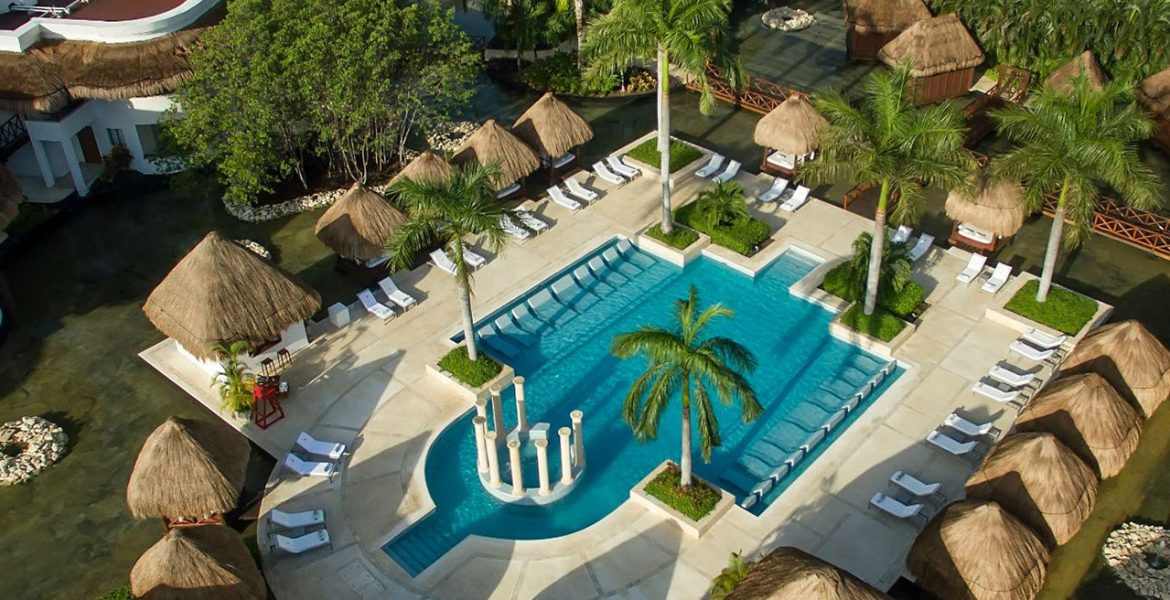 aerial-view-resort-pool-palm-trees