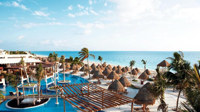 Mexican Caribbean resort overlooking the ocean