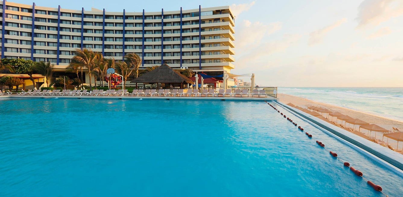 Crown Paradise Club Cancún - All Inclusive | Beach Hotels & Resorts