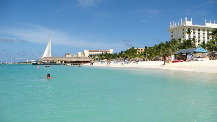 palm-beach-aruba-beach-vacation-caribbean